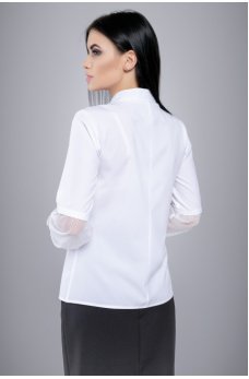 Изящная белая блуза с вставками в горошек