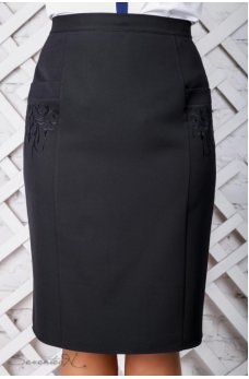Класическая черная юбка карандаш с декоративной вышивкой