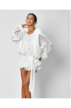 Эффектное короткое платье молочного цвета