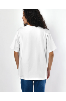 Белая лаконичная футболка на каждый день