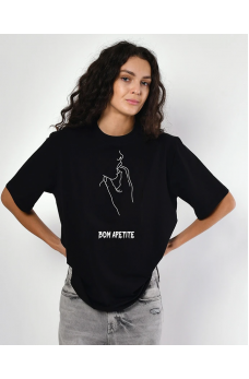 Черная повседневная футболка оверсайз