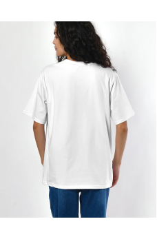 Белая практичная футболка с принтом