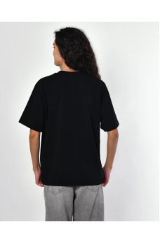 Черная удобная футболка оверсайз с принтом