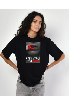 Черная привлекательная футболка с принтом Lets Start