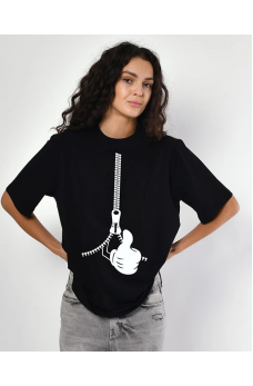 Черная уютная женская футболка с принтом