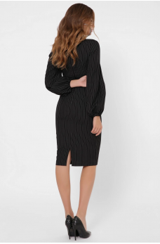 Черное облегающее платье-миди в полоску