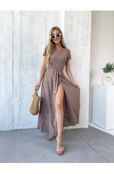 Эффектное длинное летнее платье цвета мокко
