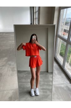 Оранжевый яркий костюм футболка-шорты