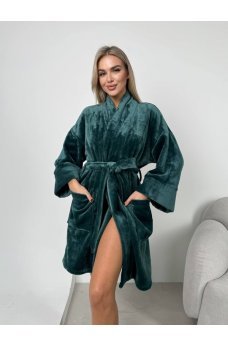 Зеленый лаконичный женский халат с карманами