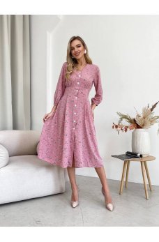 Нежное розовое платье с пуговицами по переду