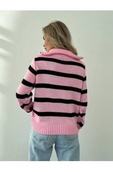 Розовый свитер с полосками и объемным воротником с молнией