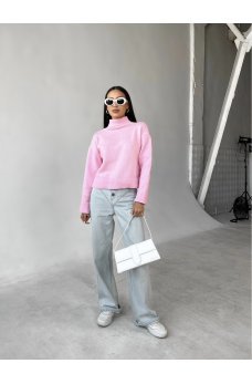 Розовый минималистичный женский свитер