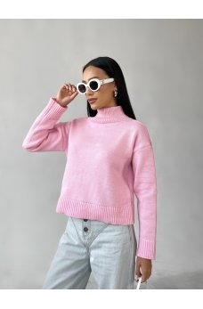 Розовый минималистичный женский свитер