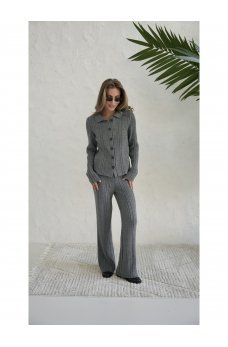 Темно-серый вязаный уютный комплект