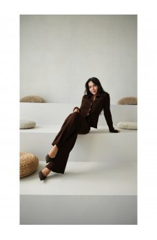 Коричневый привлекательный вязаный комплект