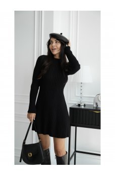 Черное изящное вязаное платье мини