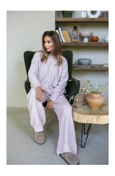 Бежевый привлекательный костюм из плотной вязки