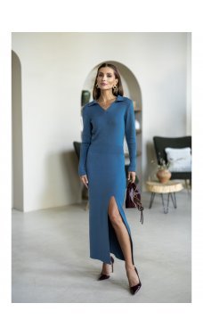 Синее длинное приталенное платье с разрезом