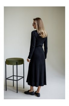 Черное привлекательное хлопковое платье-миди