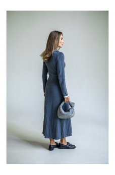 Серое элегантное платье-миди из хлопка