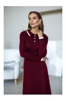 Бордовое лаконичное женственное платье