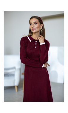 Бордовое лаконичное женственное платье