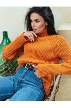 Оранжевый теплый вязаный свитер на каждый день