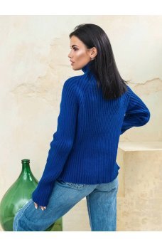 Синий утонченный вязаный свитер