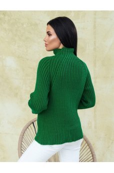 Зеленый однотонный минималистичный свитер