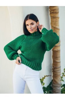 Зеленый однотонный свитер из крупной вязки