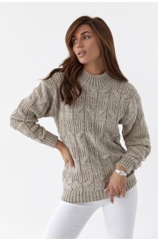 Актуальный женский свитер цвета капучино