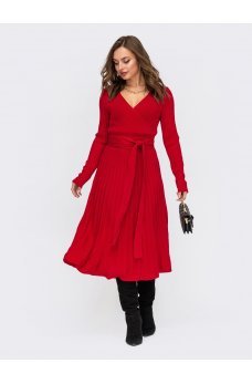Вязаное платье с плиссированной юбкой красного цвета