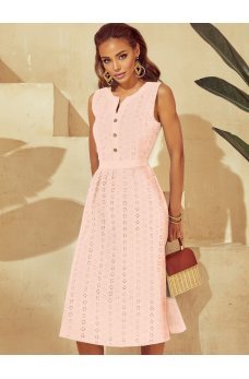 Розовое нежное платье из прошвы длина миди
