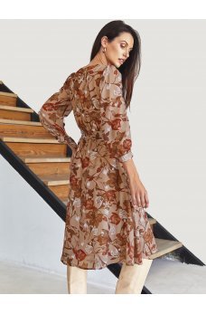 Нежное бежевое шифоновое платье с цветочным принтом