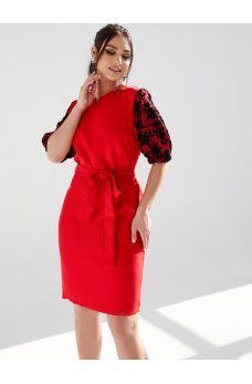 Красное утонченное платье миди больших размеров
