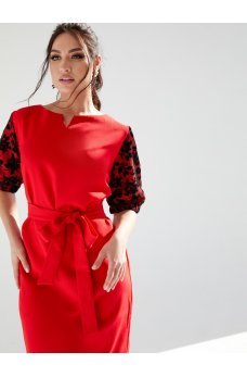 Красное утонченное платье миди больших размеров