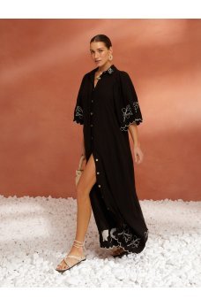 Черное длинное льняное платье-рубашка с вышивкой