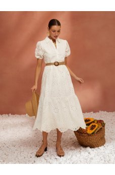 Белое игривое платье-миди из прошвы