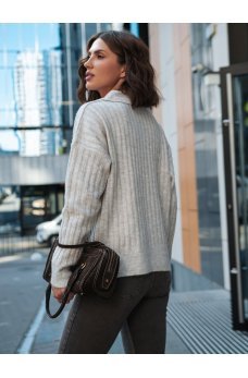 Бежевый практичный женский свитер