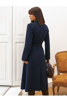 Темно-синее лаконичное платье-миди с поясом