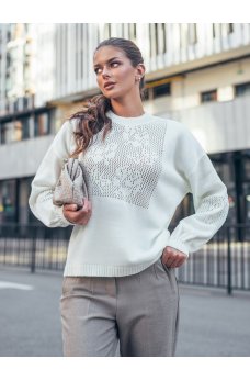 Очаровательный женский свитер молочного цвета