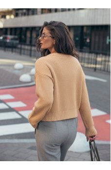 Бежевая теплая кофта из мелкой вязки