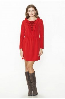 Красное короткое утонченное платье с рюшею