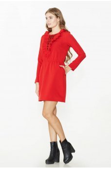 Красное короткое утонченное платье с рюшею