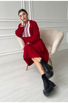 Красное гармоничное вельветовое платье миди