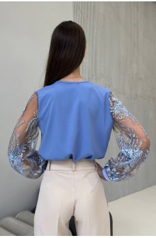 Темно-голубая эффектная женская блузка с вышивкой