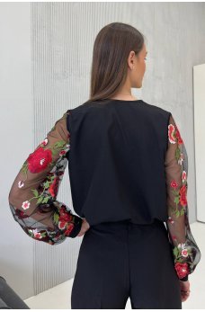 Черная шикарная блузка с яркой вышивкой