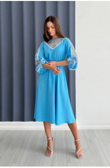 Нежное голубое платье миди с шифоновой вставкой