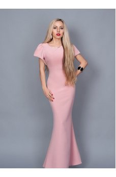 Длинное розовое платье со шлейфом