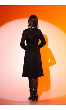 Черное изящное женское платье со шнуровкой